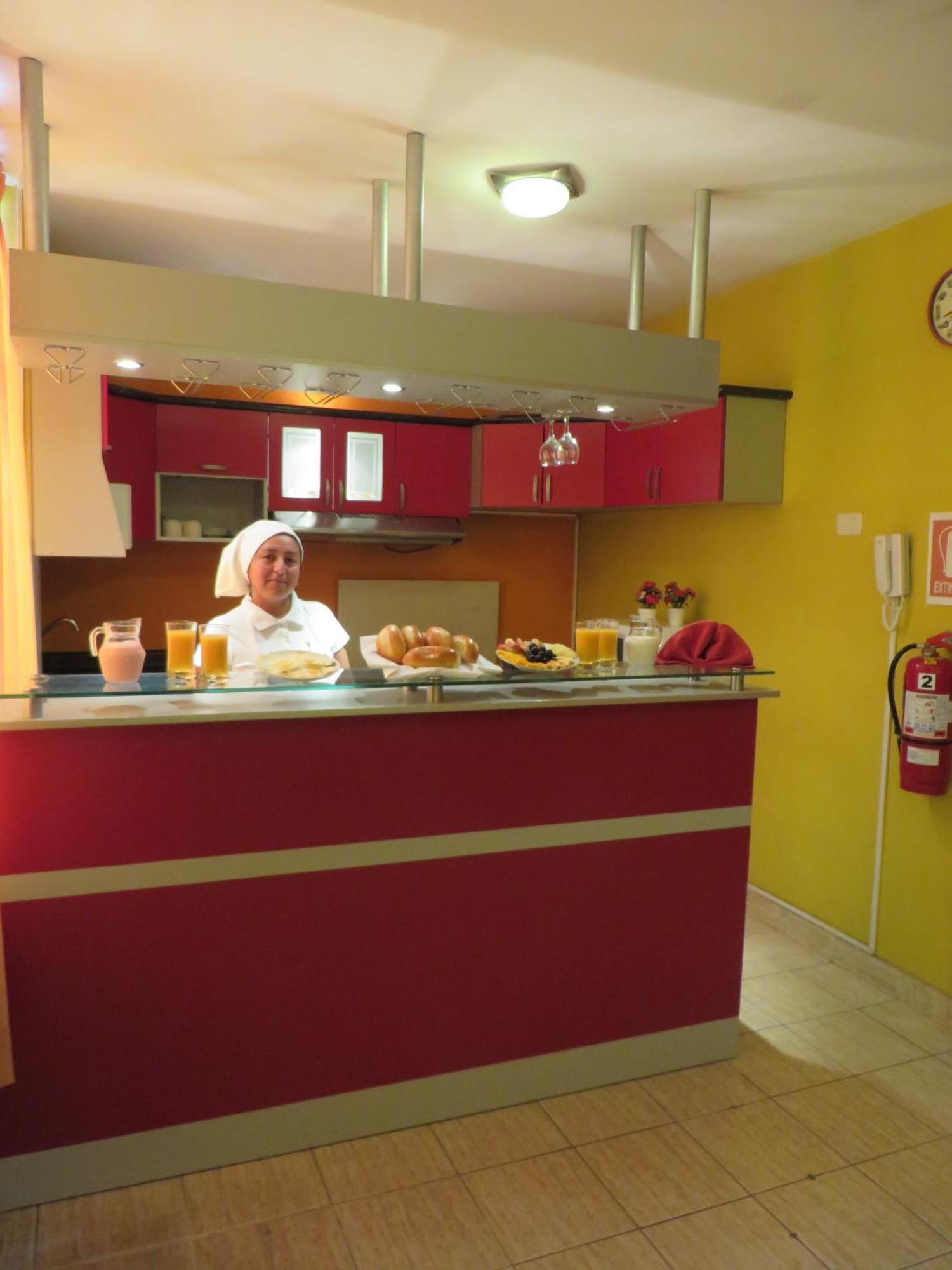 Hostal Hellen Ross Nazca Bagian luar foto