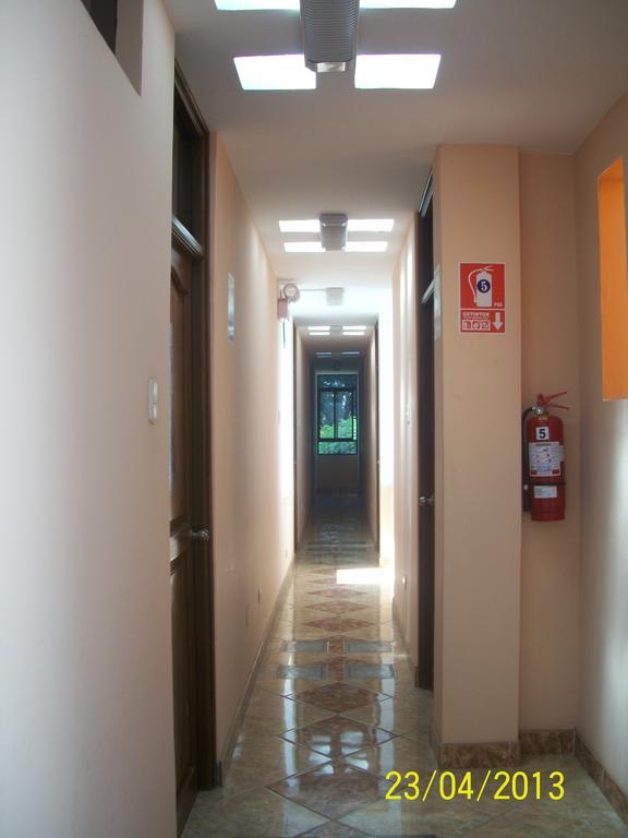 Hostal Hellen Ross Nazca Bagian luar foto