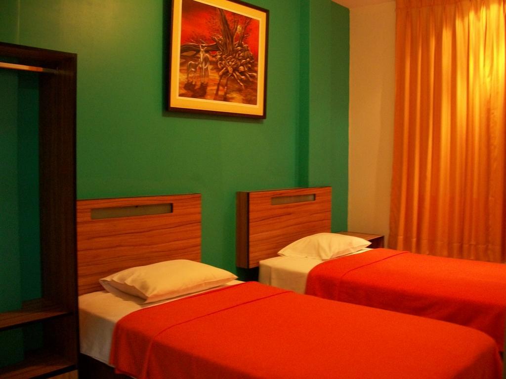 Hostal Hellen Ross Nazca Bagian luar foto